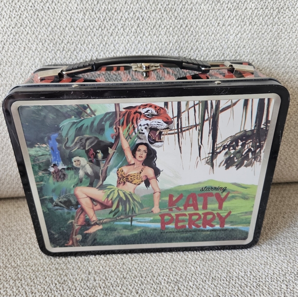 Katy Perry Collectible 2013 Prism Roar JUNGLESCOPE tin Lunchbox - Picture 3 of 5